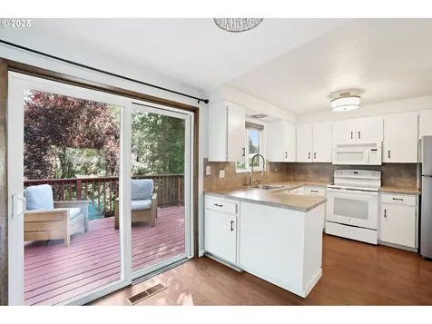 3155 SE Lewis Court Troutdale OR 97060