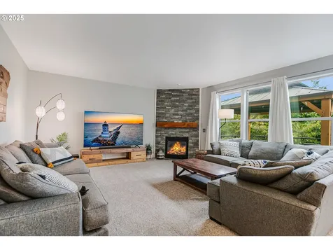 2831 Wing Tip Avenue NW Salem OR 97304