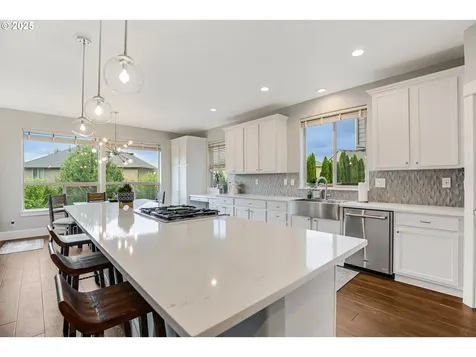 2831 Wing Tip Avenue NW Salem OR 97304