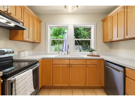 4131 SW Marigold Street Portland OR 97219
