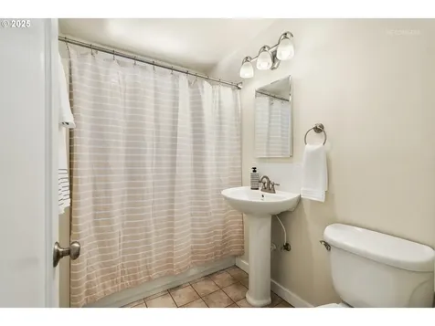 4131 SW Marigold Street Portland OR 97219