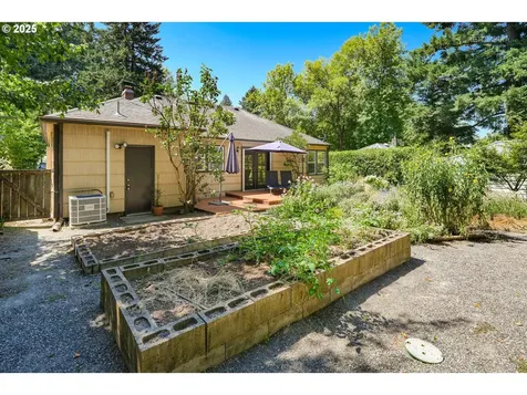 4131 SW Marigold Street Portland OR 97219