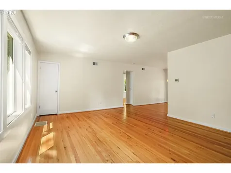 4131 SW Marigold Street Portland OR 97219