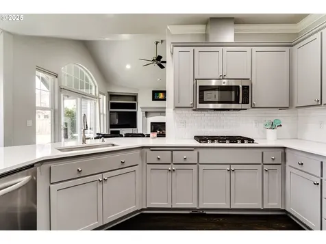 812 Mint Meadow Way Springfield OR 97477