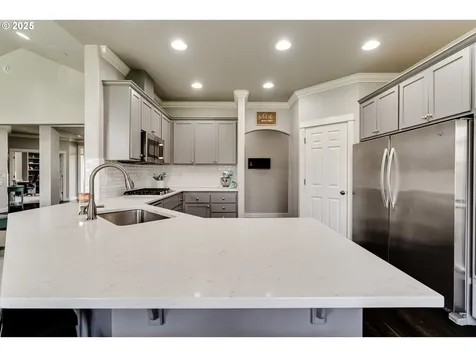 812 Mint Meadow Way Springfield OR 97477