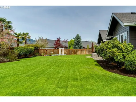812 Mint Meadow Way Springfield OR 97477