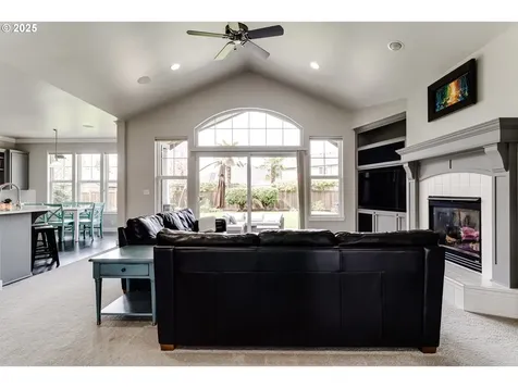 812 Mint Meadow Way Springfield OR 97477