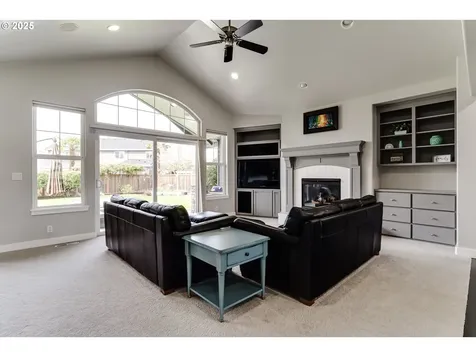 812 Mint Meadow Way Springfield OR 97477
