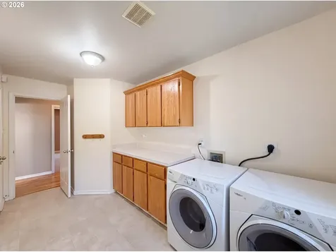 5880 SE Snowberry Court Hillsboro OR 97123
