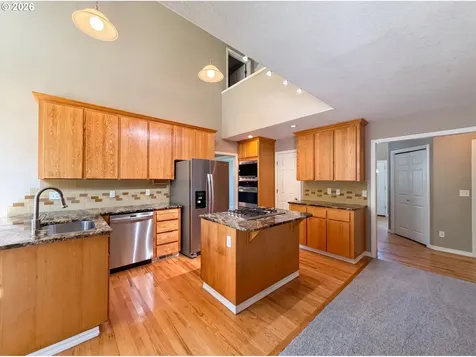 5880 SE Snowberry Court Hillsboro OR 97123