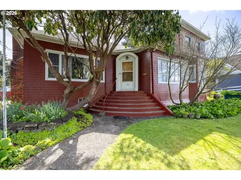1447 Sherman Avenue North Bend OR 97459