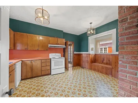 1447 Sherman Avenue North Bend OR 97459