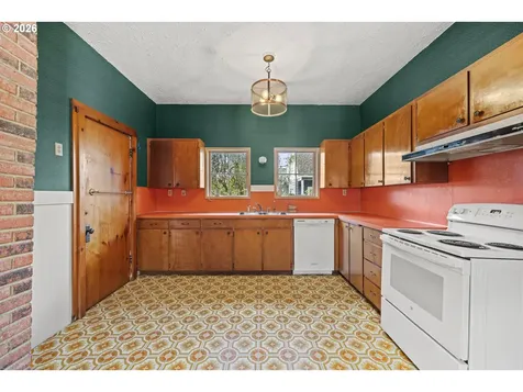 1447 Sherman Avenue North Bend OR 97459