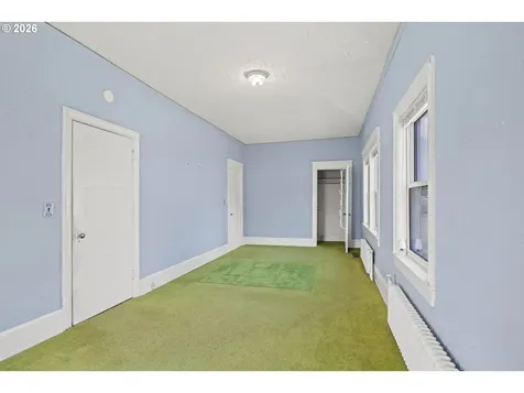 1447 Sherman Avenue North Bend OR 97459