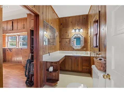 1447 Sherman Avenue North Bend OR 97459