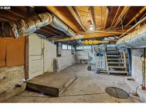 1447 Sherman Avenue North Bend OR 97459