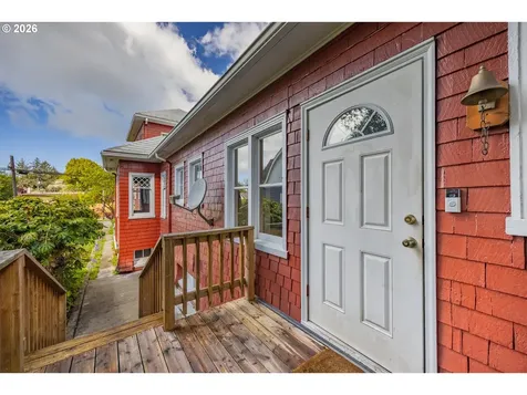 1447 Sherman Avenue North Bend OR 97459