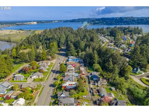 1447 Sherman Avenue North Bend OR 97459