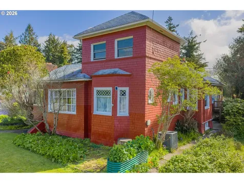 1447 Sherman Avenue North Bend OR 97459