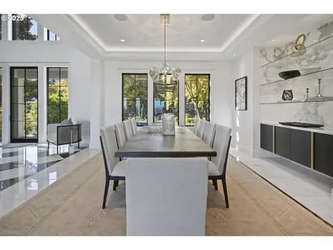 2088 Crest Drive Lake Oswego OR 97034