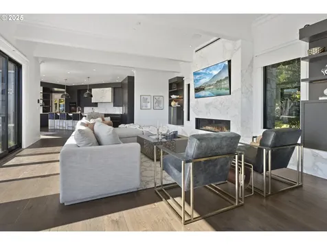2088 Crest Drive Lake Oswego OR 97034