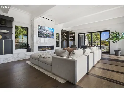 2088 Crest Drive Lake Oswego OR 97034