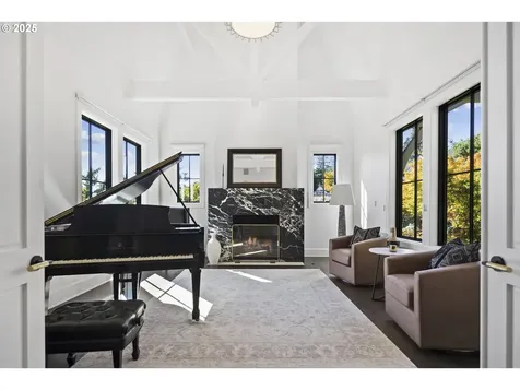 2088 Crest Drive Lake Oswego OR 97034