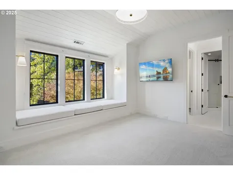 2088 Crest Drive Lake Oswego OR 97034