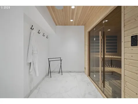 2088 Crest Drive Lake Oswego OR 97034