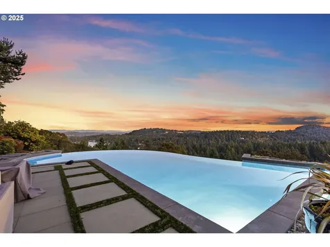 2088 Crest Drive Lake Oswego OR 97034