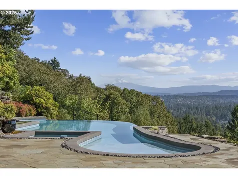 2088 Crest Drive Lake Oswego OR 97034