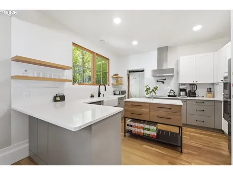 5616 NE Garfield Avenue Portland OR 97211