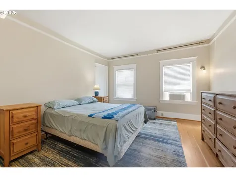 5616 NE Garfield Avenue Portland OR 97211