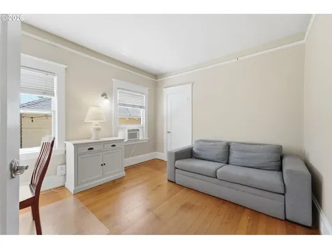 5616 NE Garfield Avenue Portland OR 97211