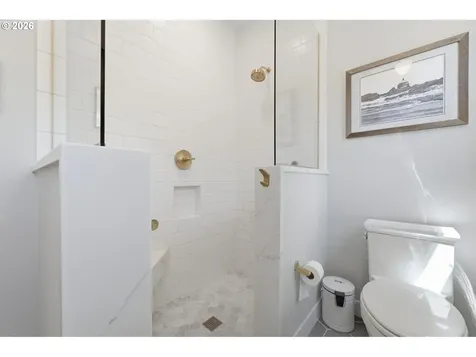 5616 NE Garfield Avenue Portland OR 97211