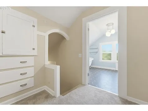 5616 NE Garfield Avenue Portland OR 97211