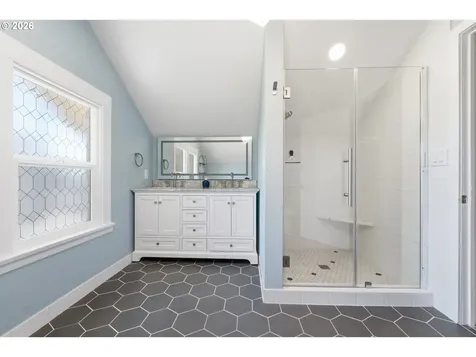 5616 NE Garfield Avenue Portland OR 97211