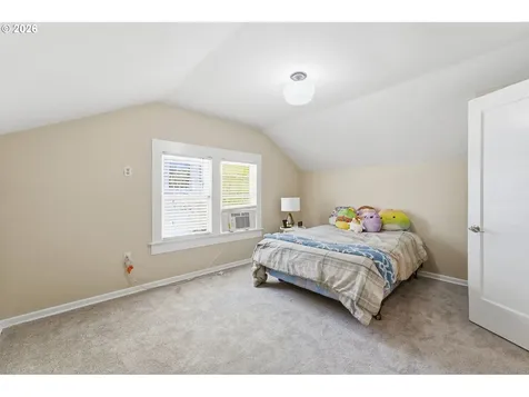 5616 NE Garfield Avenue Portland OR 97211