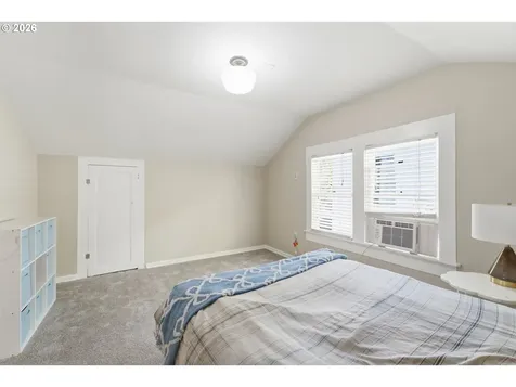 5616 NE Garfield Avenue Portland OR 97211