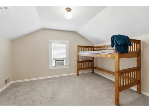 5616 NE Garfield Avenue Portland OR 97211