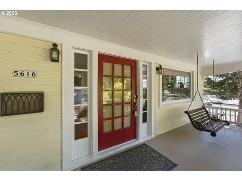 5616 NE Garfield Avenue Portland OR 97211