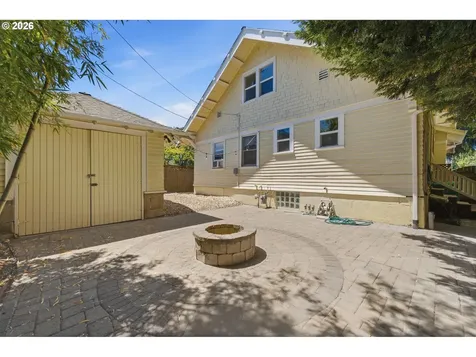 5616 NE Garfield Avenue Portland OR 97211