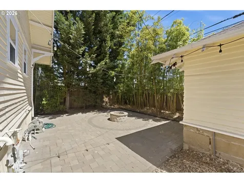 5616 NE Garfield Avenue Portland OR 97211