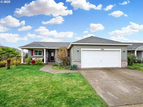 2922 Oxford Street Woodburn OR 97071