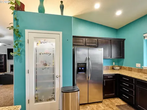 2922 Oxford Street Woodburn OR 97071