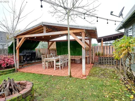 2922 Oxford Street Woodburn OR 97071