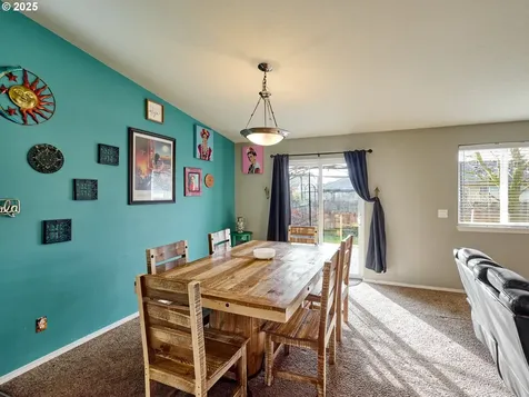 2922 Oxford Street Woodburn OR 97071