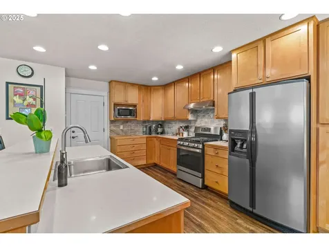 3743 Julia Loop Eugene OR 97404