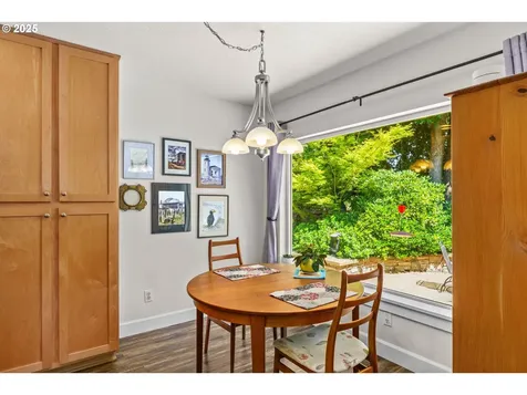 3743 Julia Loop Eugene OR 97404