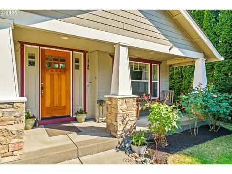 3743 Julia Loop Eugene OR 97404